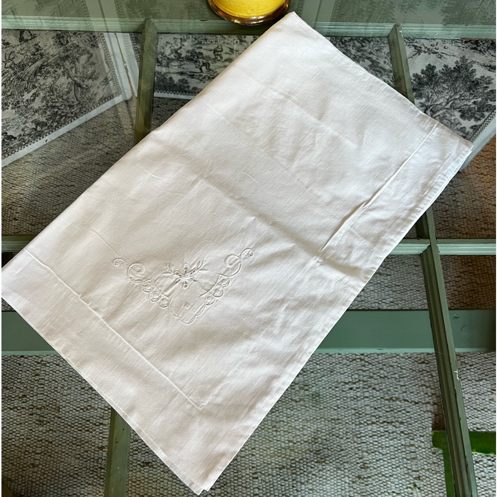 Vintage SET/4 Embroidered Cotton Pillow Covers, White - Picture 5 of 7